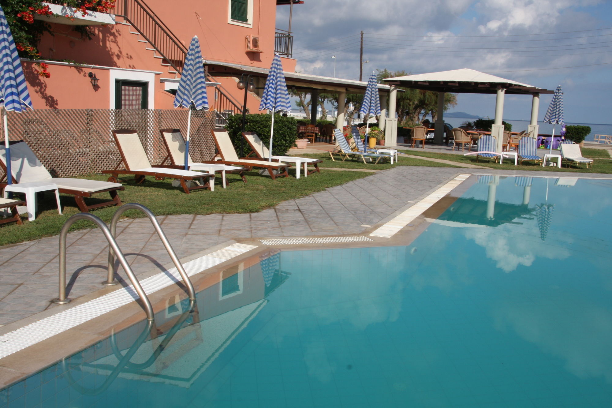 The Wave Aparthotel Сидари Екстериор снимка